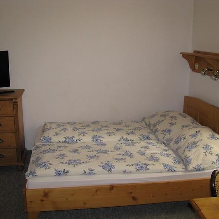 Penzion 102 Pardubice Luaran gambar