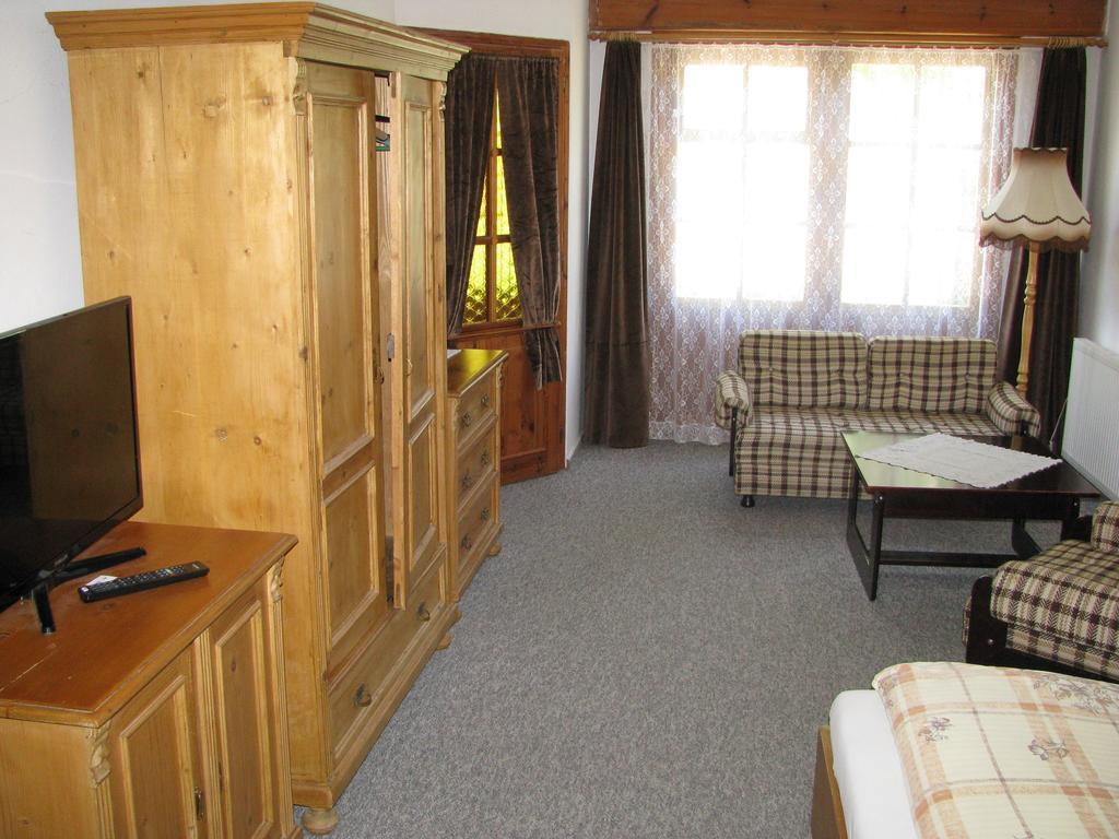 Penzion 102 Pardubice Luaran gambar