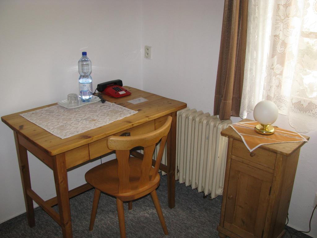 Penzion 102 Pardubice Luaran gambar