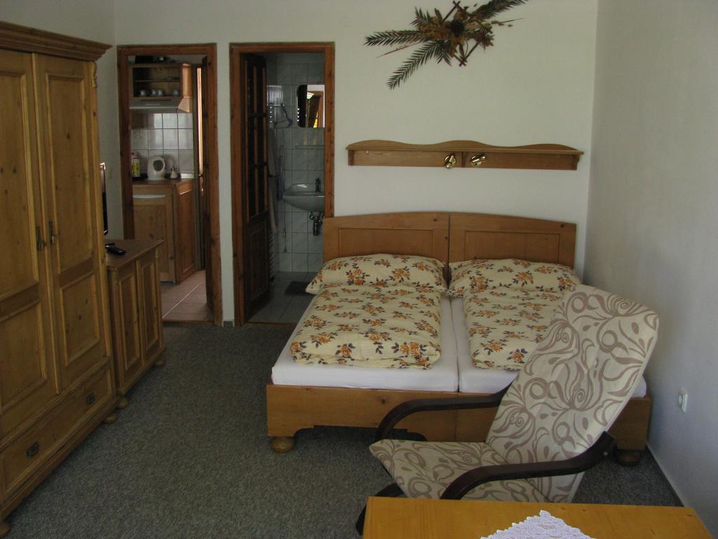 Penzion 102 Pardubice Luaran gambar