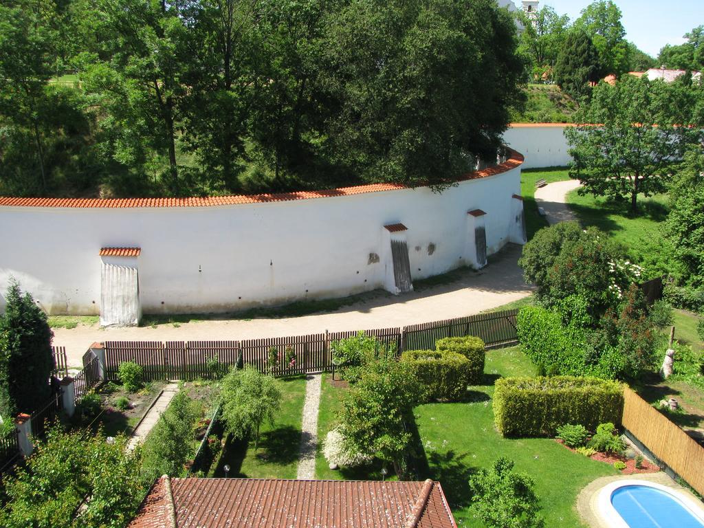 Penzion 102 Pardubice Luaran gambar
