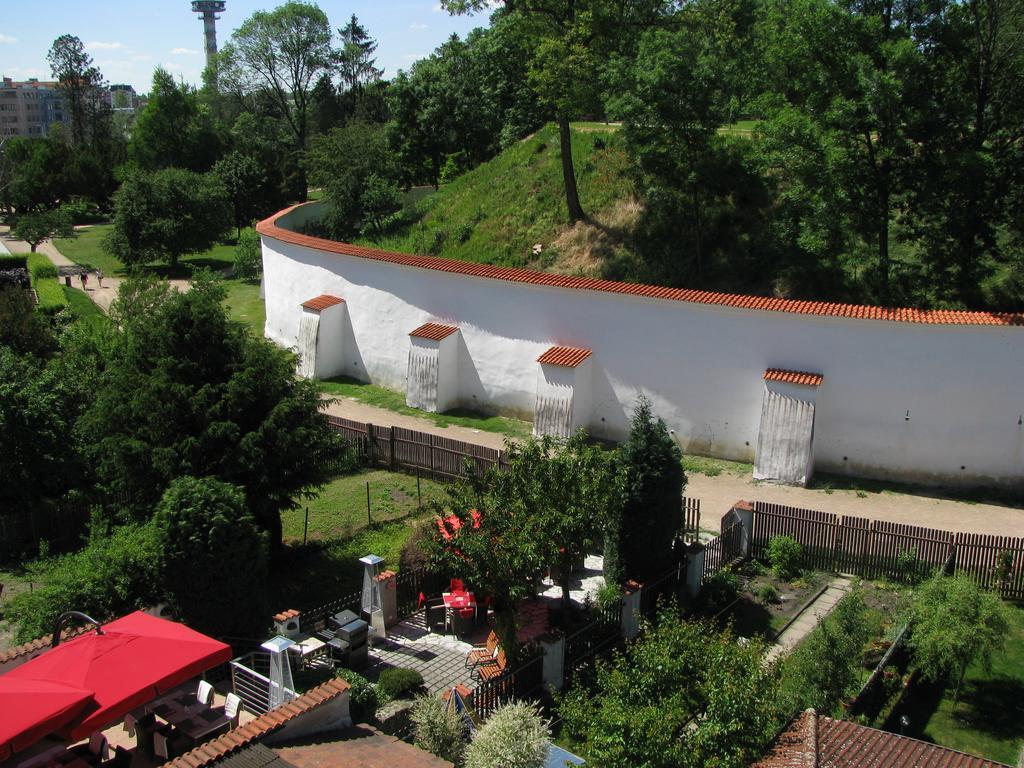 Penzion 102 Pardubice Luaran gambar