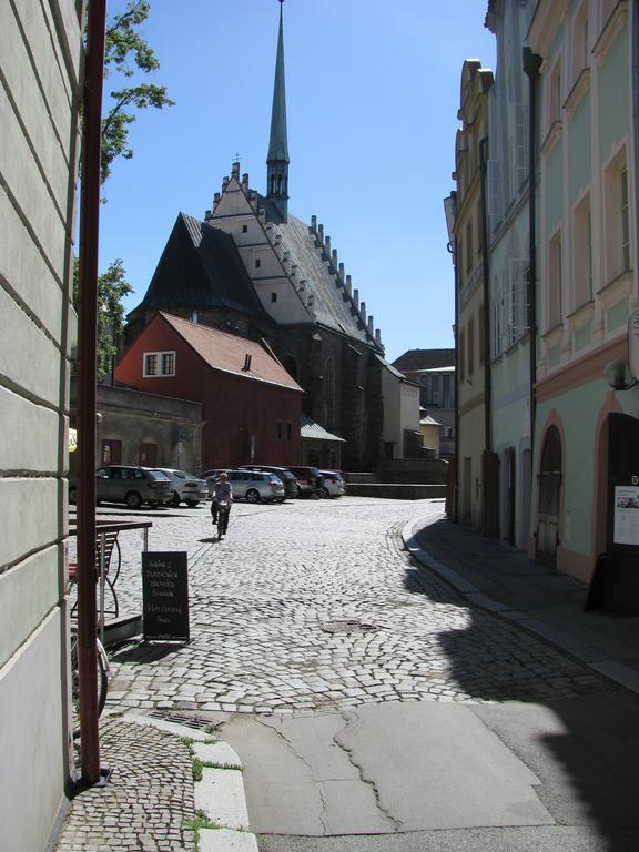 Penzion 102 Pardubice Luaran gambar